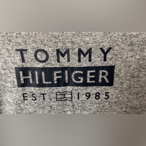 TOMMY HILFIGER COZY WOMENS LONG SLEEVE LIGHT SWEATER - Picture 4 of 4